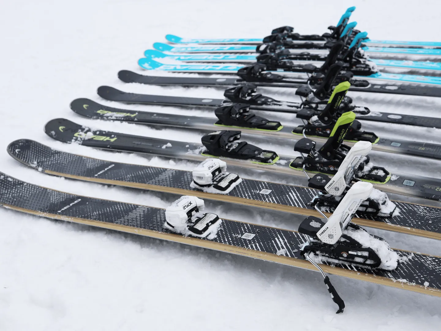 Ski & Snowboard-Vermietung